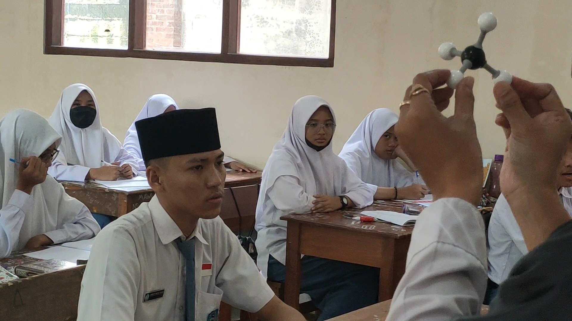 ika-widyasari-kimia-b