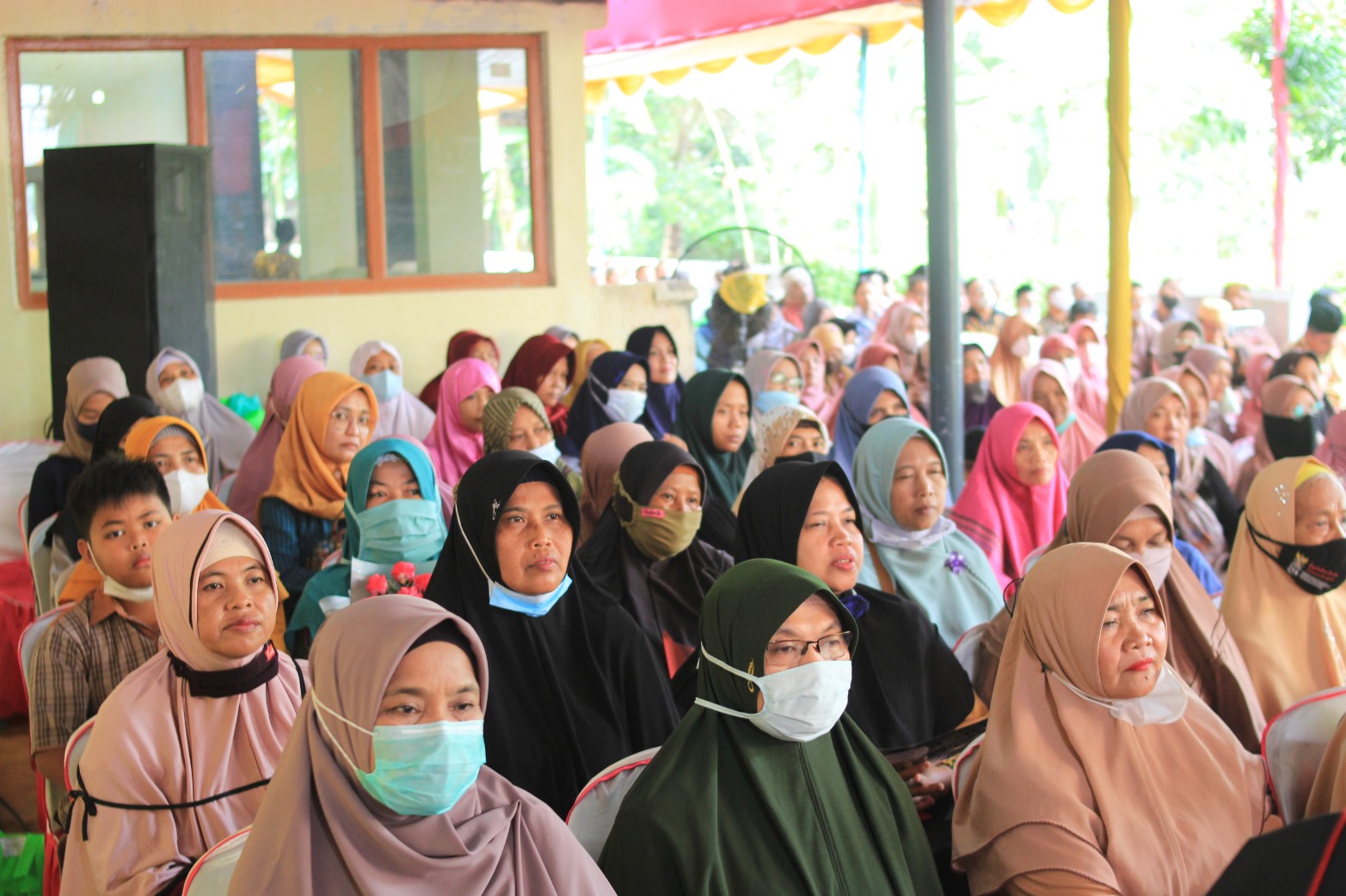 wisuda-mawi-b